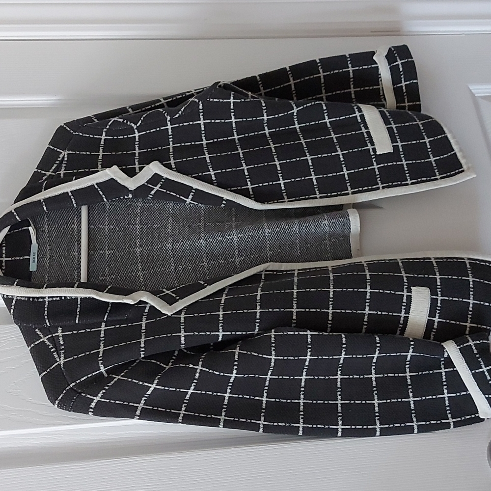 Kimchi Blue, ladies sweater, size large